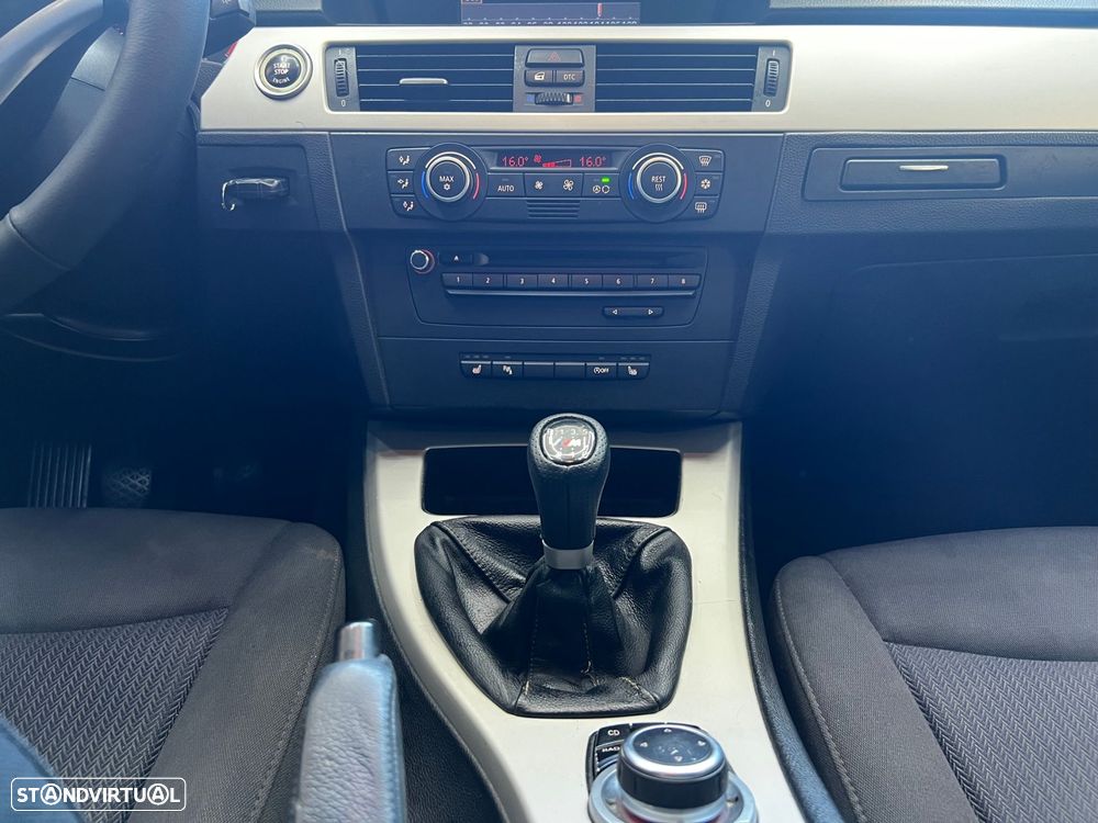 BMW 318 d Navigation - 22