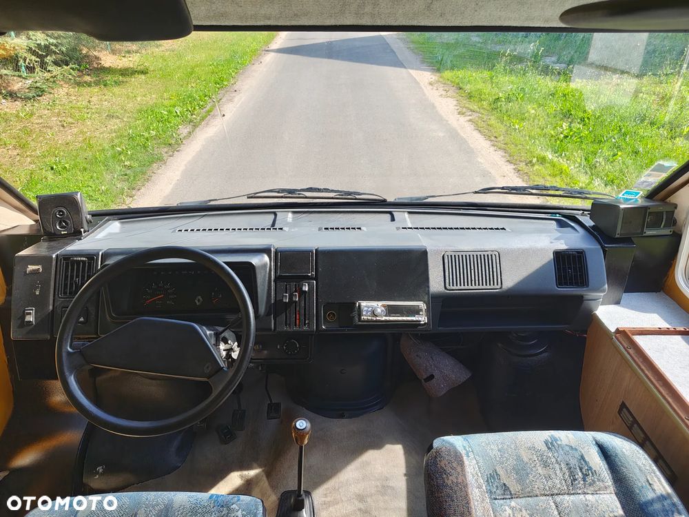 Renault Trafic ver-2-2-dci-privilege - 10