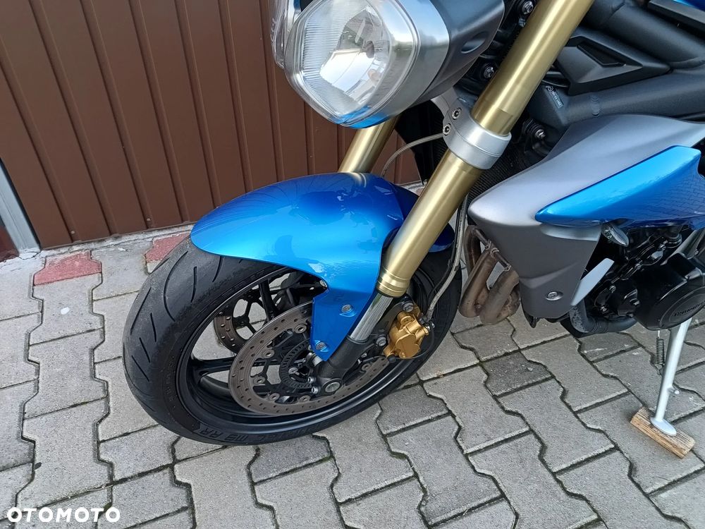 Triumph Street Triple - 33