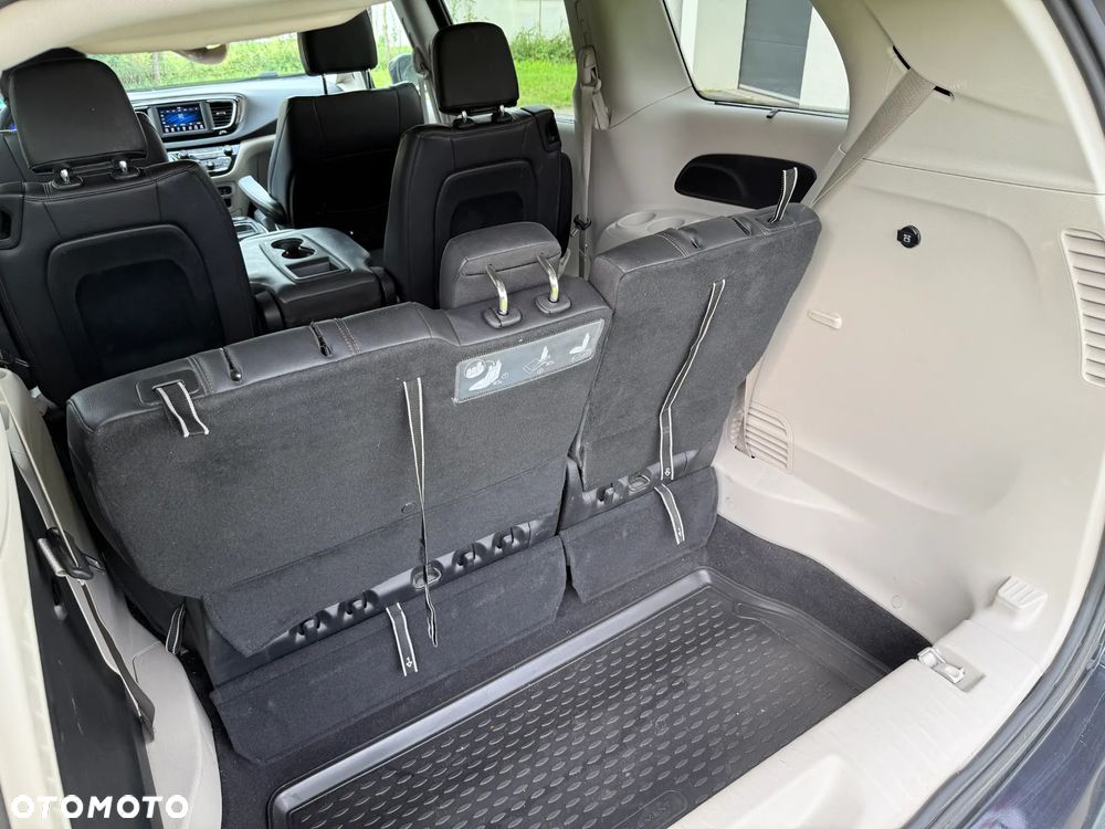 Chrysler Pacifica - 15