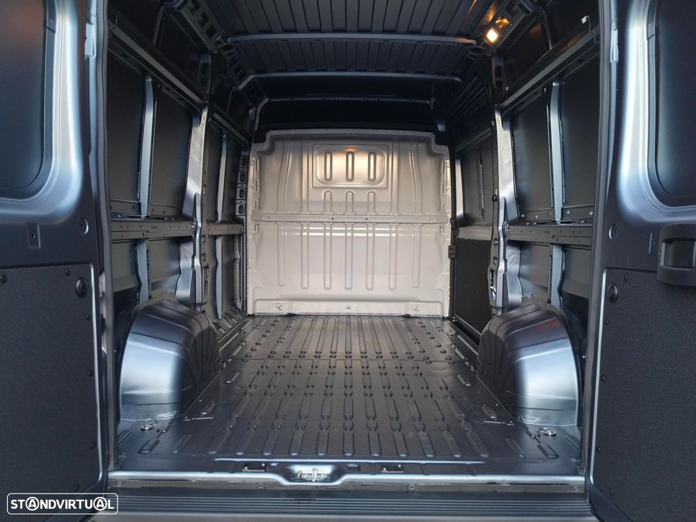 Peugeot Boxer 2.2 BlueHDi 335 L2H2 EAT8 - 17