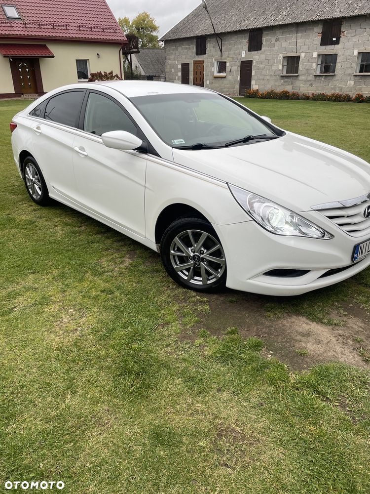 Hyundai Sonata - 2