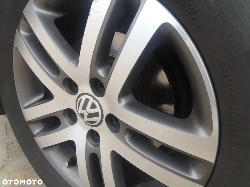 Volkswagen Golf 1.6 TDI BlueMot Trendline DSG - 24