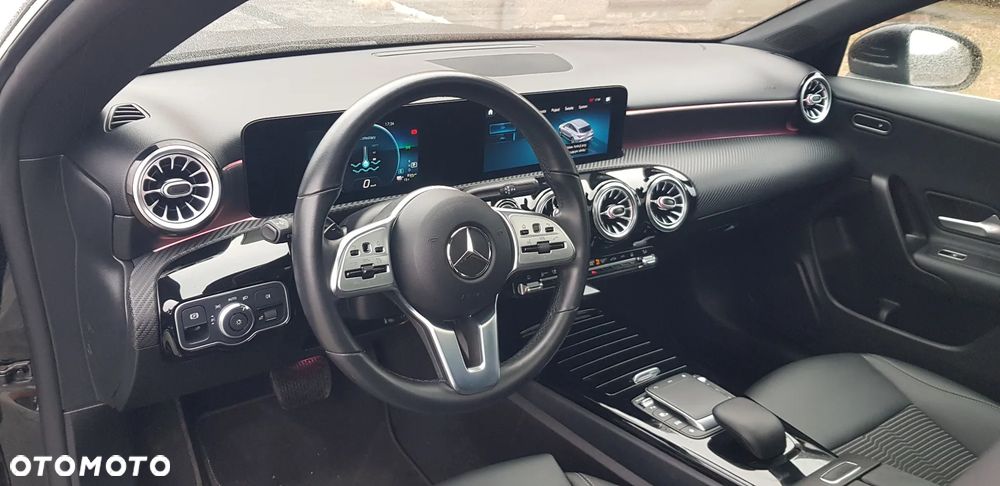 Mercedes-Benz CLA 250 e 8G-DCT AMG Line - 25