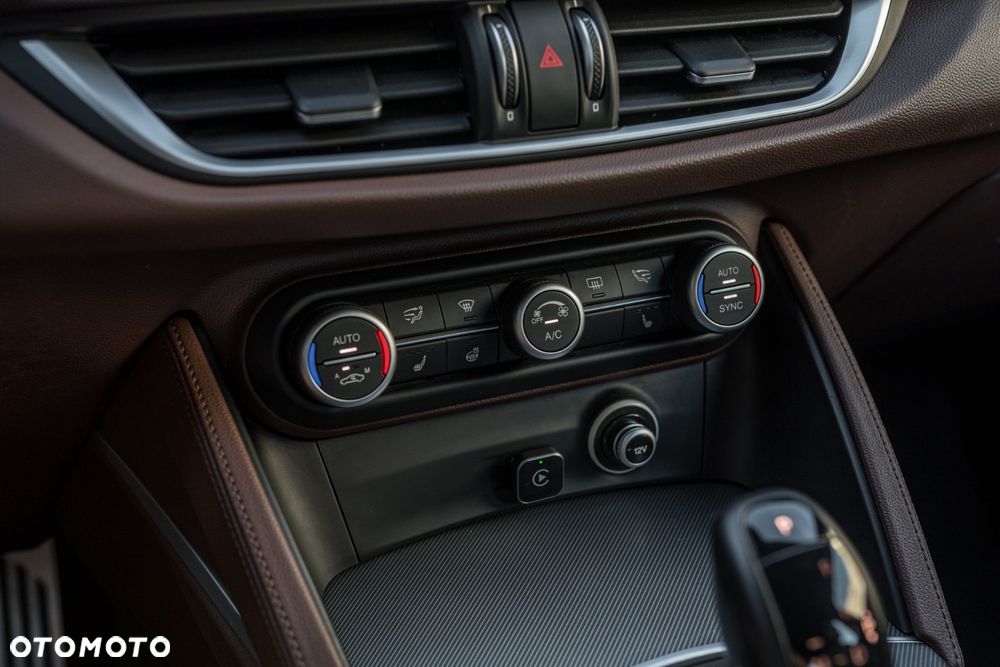 Alfa Romeo Stelvio 2.0 Turbo TI Q4 - 24