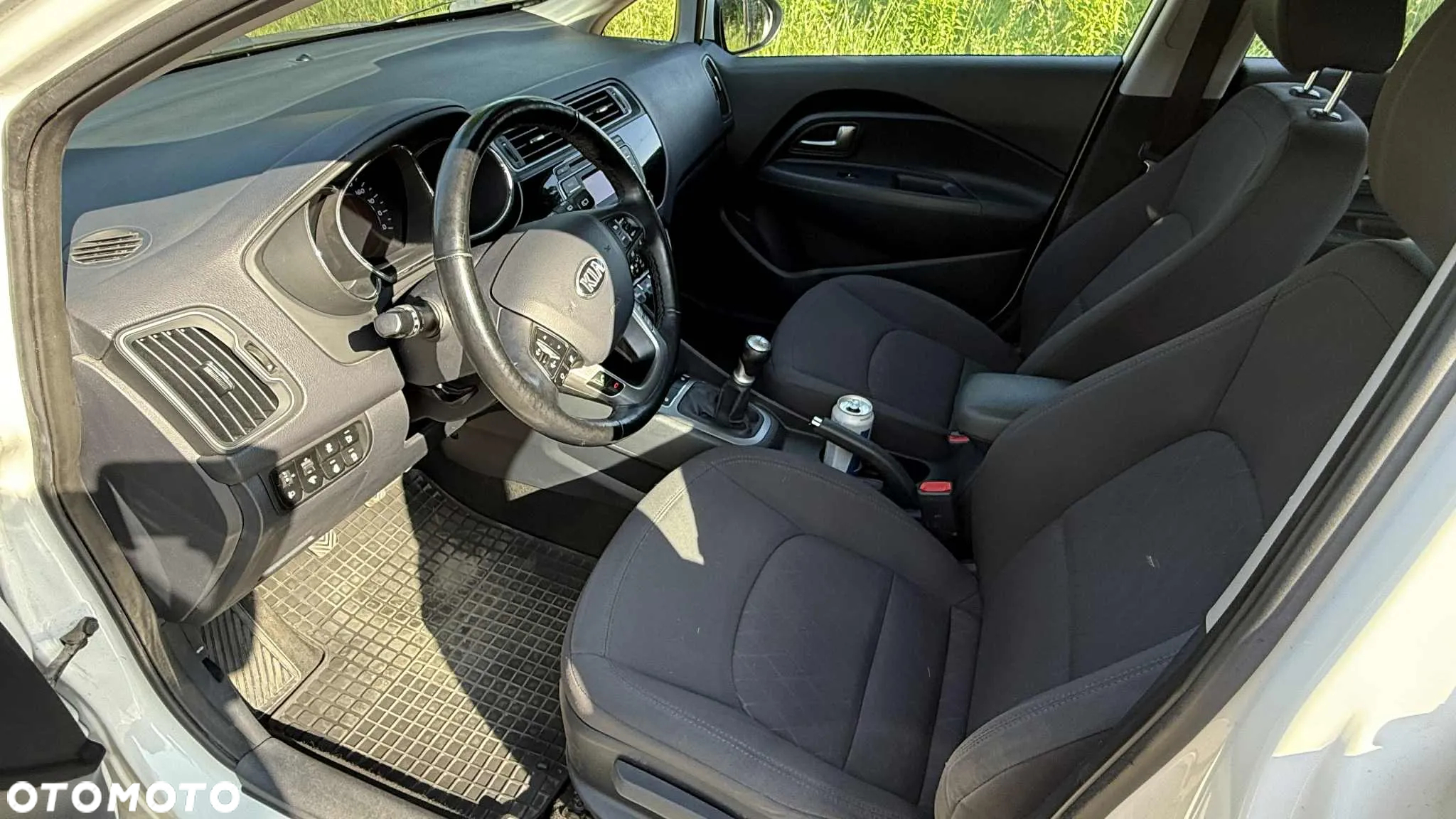 Kia Rio 1.2 L - 10