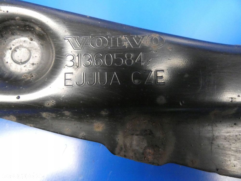 VOLVO XC90 II WAHACZ PRAWY TYŁ TYLNY - 2