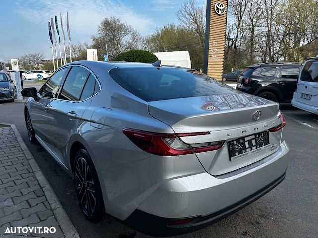 Toyota Camry Executive - 6