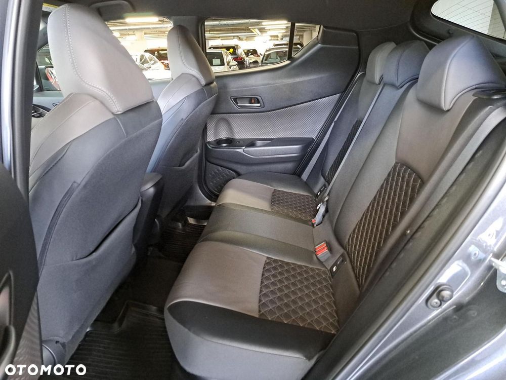Toyota C-HR 2.0 Hybrid Executive - 12