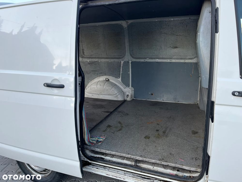 Volkswagen Transporter T5 TDI L1H1 - 6
