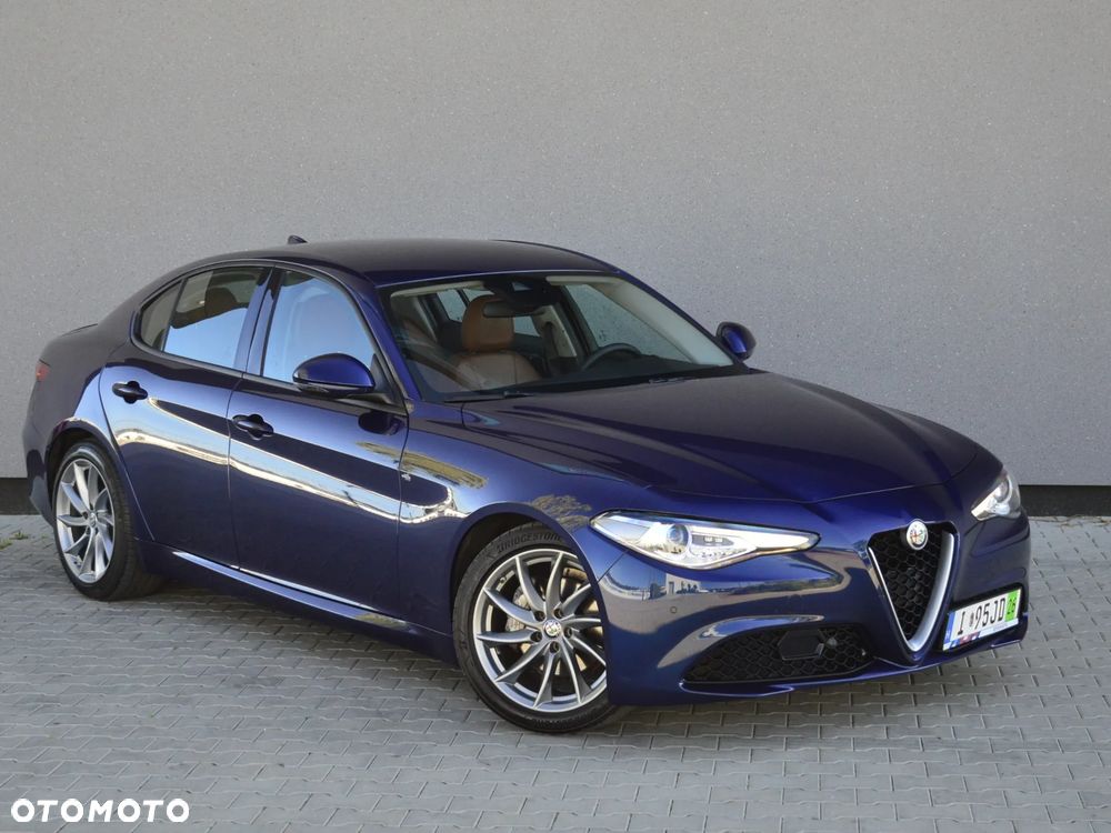 Alfa Romeo Giulia - 1