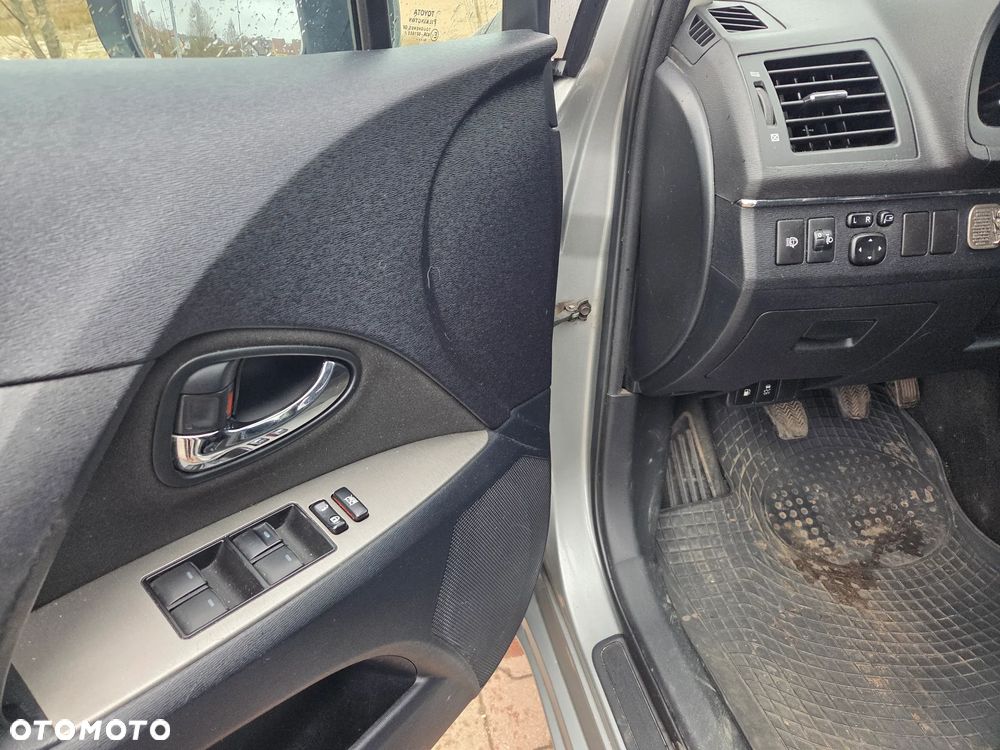 Toyota Avensis 2.0 D-4D - 9