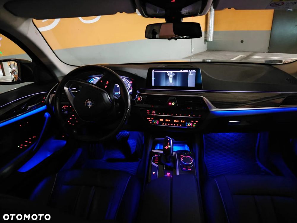 BMW Seria 5 520d Luxury Line - 14