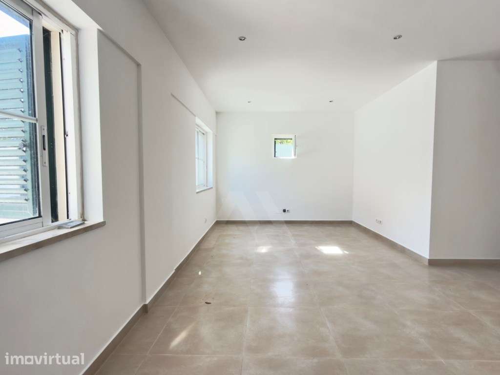 Moradia T4 com amplo terreno e varanda em Manique de Baixo, Alcabid... - Grande imagem: 5/44