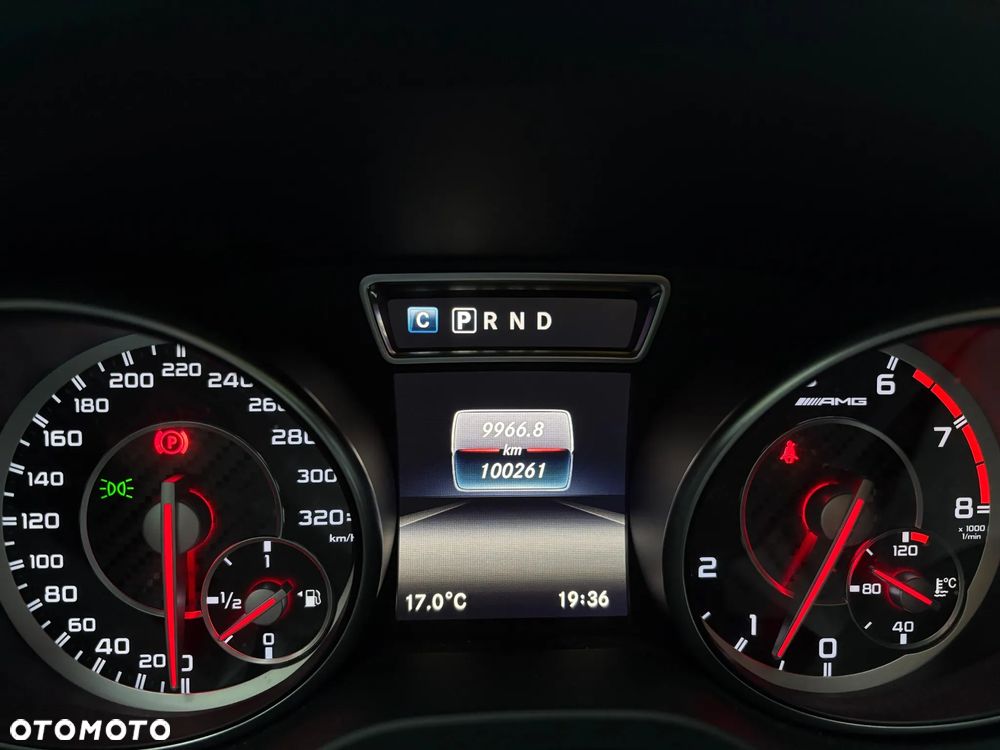 Mercedes-Benz GLA AMG 45 4-Matic - 12