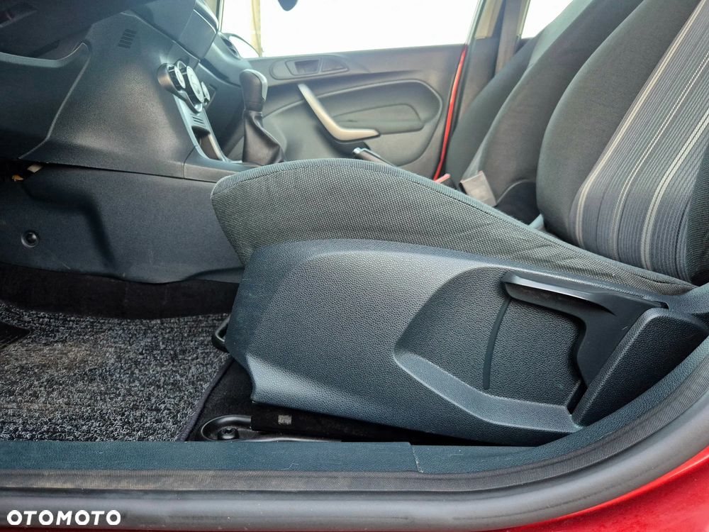 Ford Fiesta 1.25 Celebration - 29