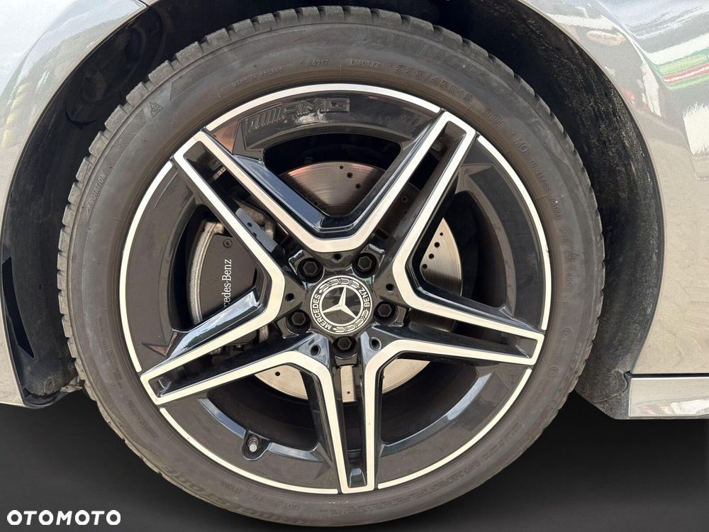 Mercedes-Benz CLA - 10