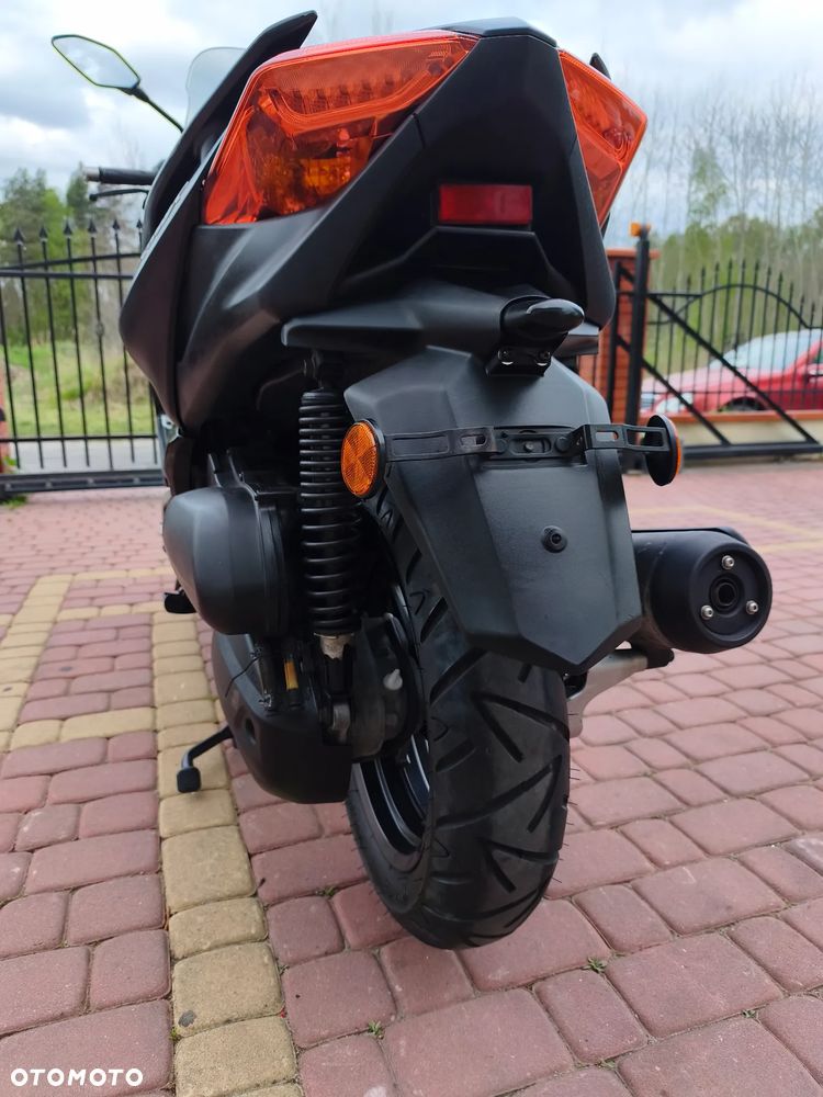 Yamaha X-max - 21