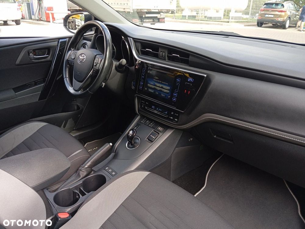 Toyota Auris Hybrid 135 Premium - 16
