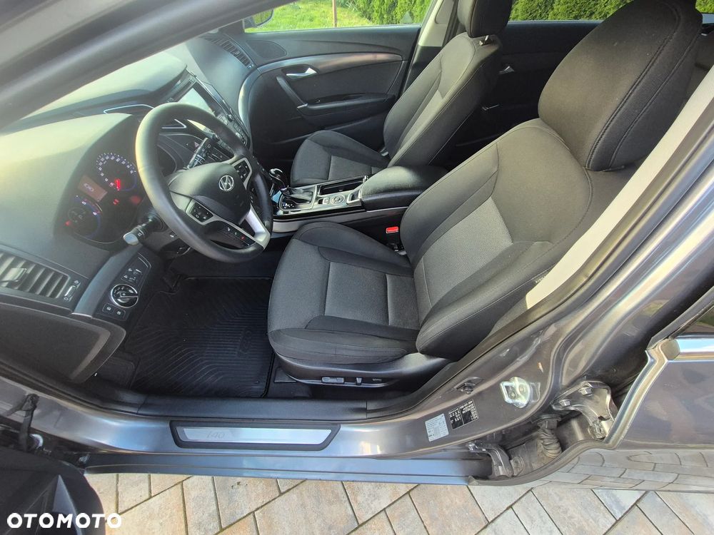 Hyundai i40 Kombi 1.7 CRDi DCT Premium - 17