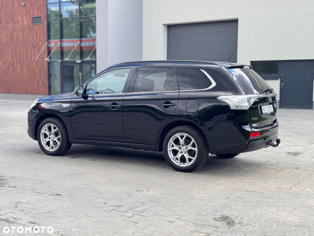 Mitsubishi Outlander - 3