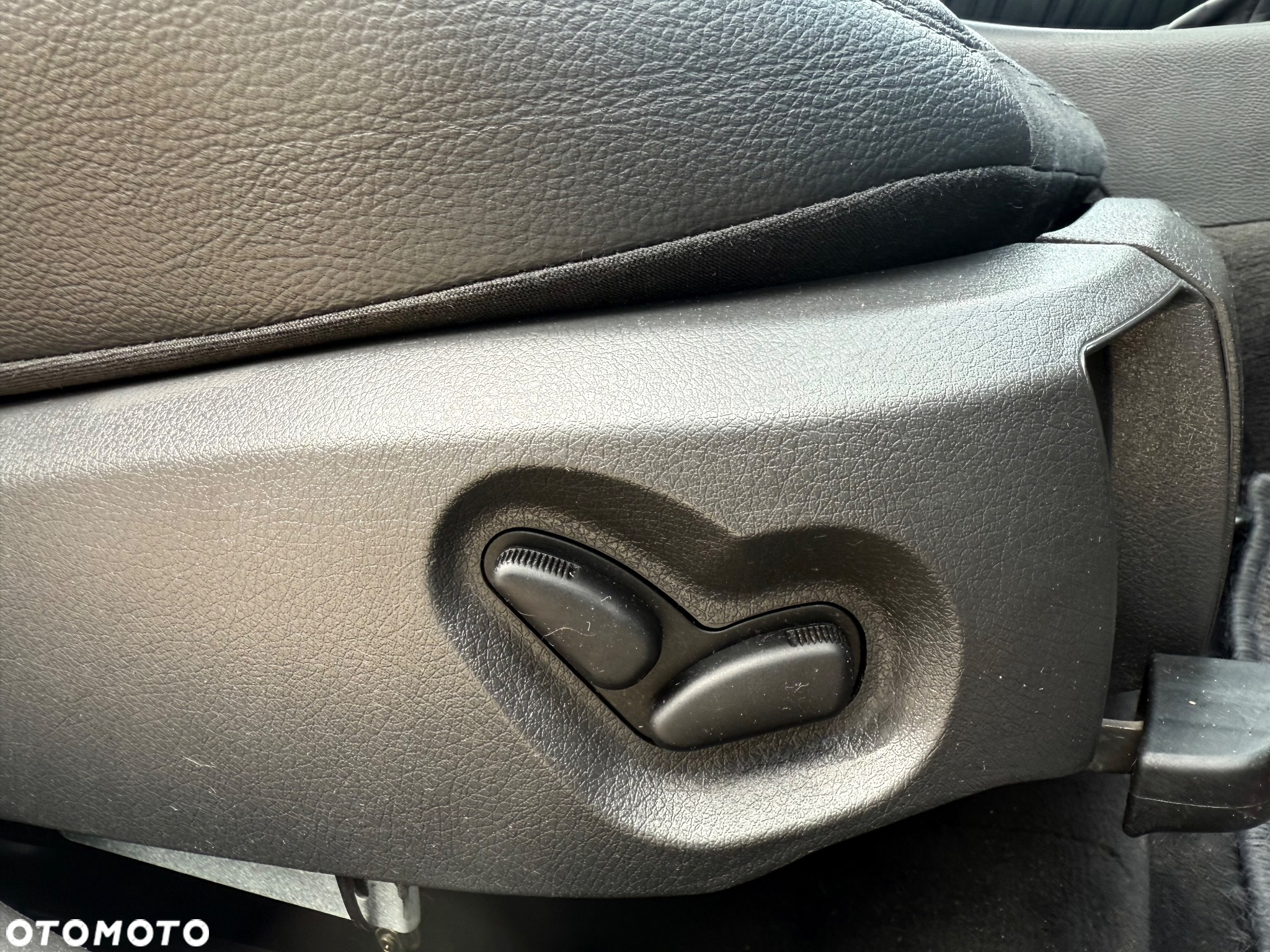 Mercedes-Benz Klasa E 320 T CDI Avantgarde - 18