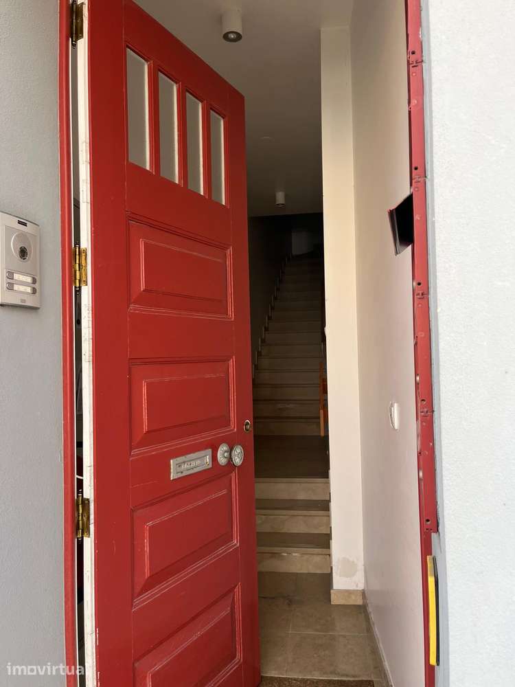 Apartamento T1 com acabamentos de luxo no centro histórico de Leiria - Grande imagem: 3/21