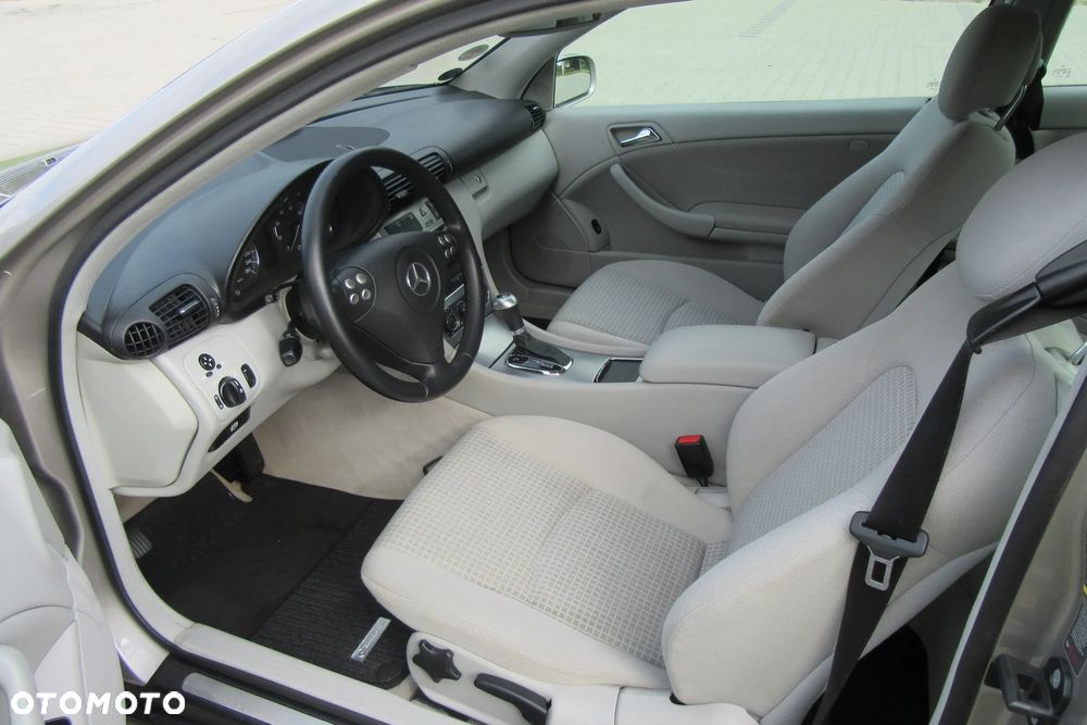 Mercedes-Benz Klasa C 180 Kompressor Automatik Sport Edition - 9