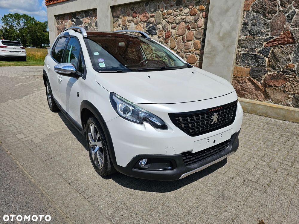 Peugeot 2008 PureTech 110 GPF Stop&Start EAT6 Signature - 8