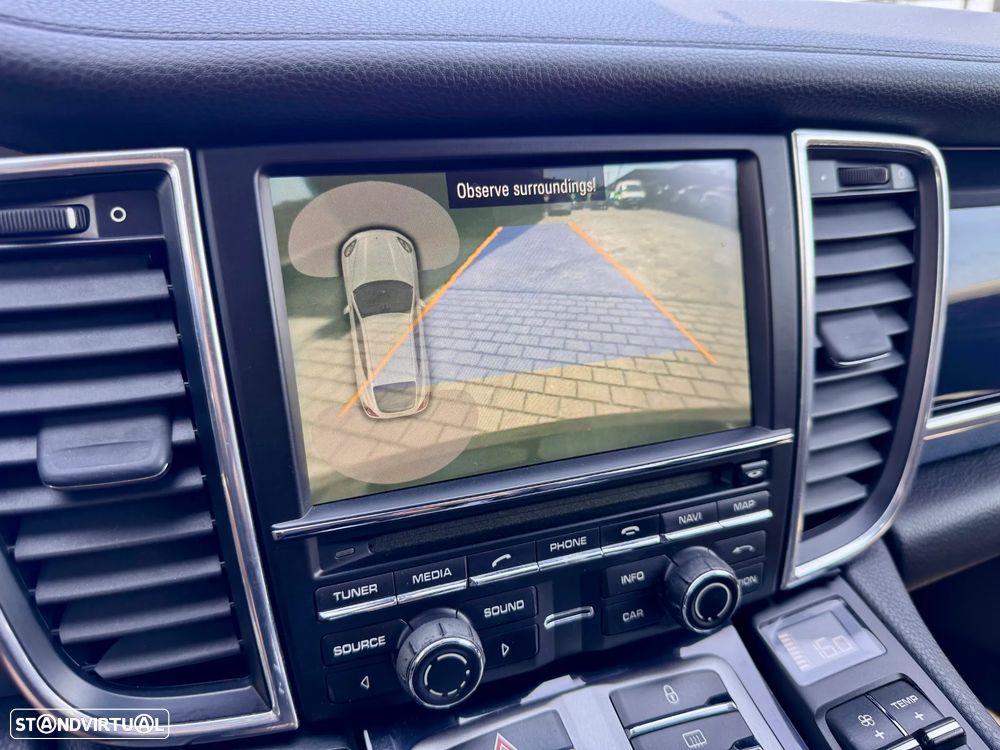 Porsche Panamera 3.0 V6 - 12