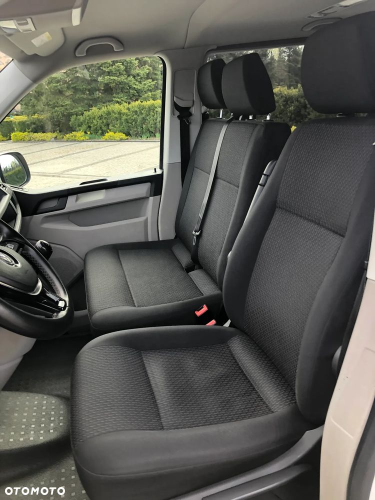 Volkswagen Caravelle - 37