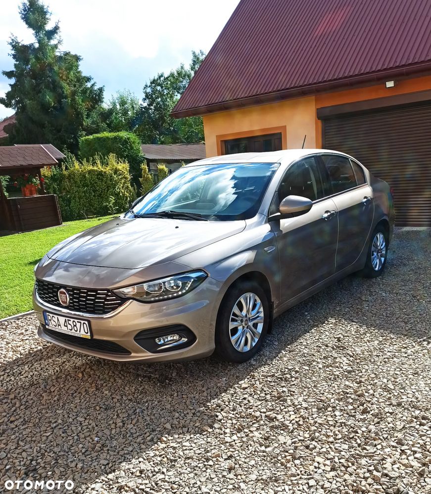 Fiat Tipo 1.4 16V Lounge EU6d - 2