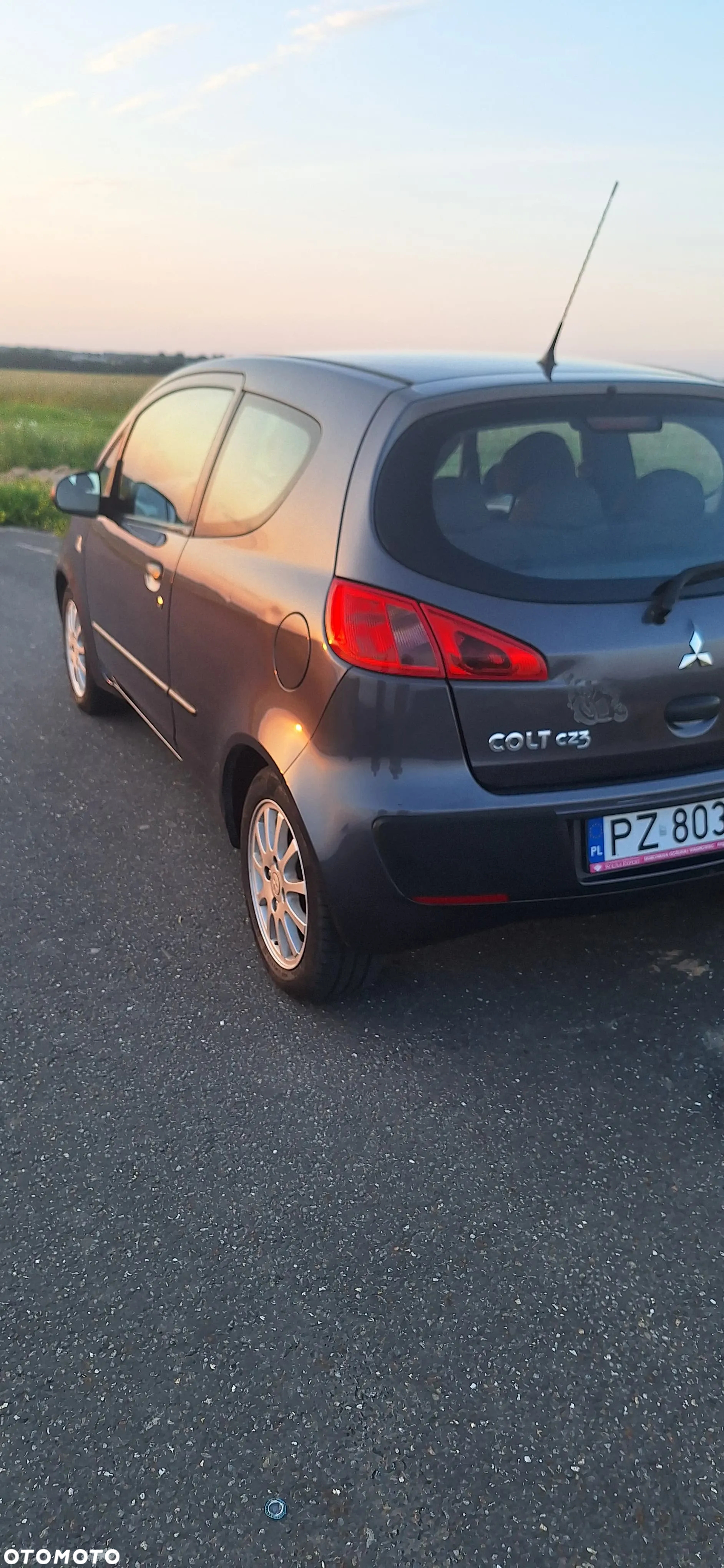 Mitsubishi Colt - 5