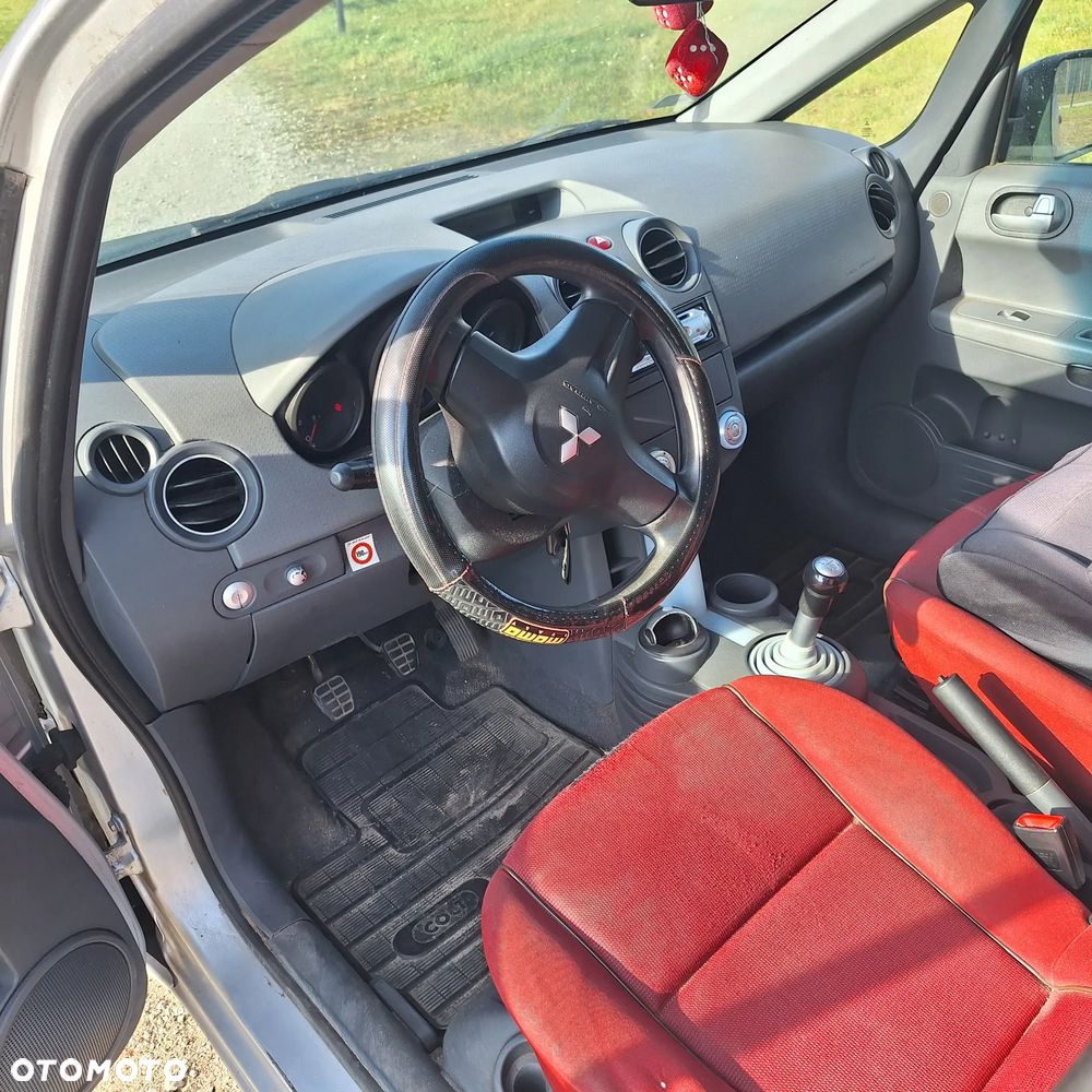Mitsubishi Colt - 5