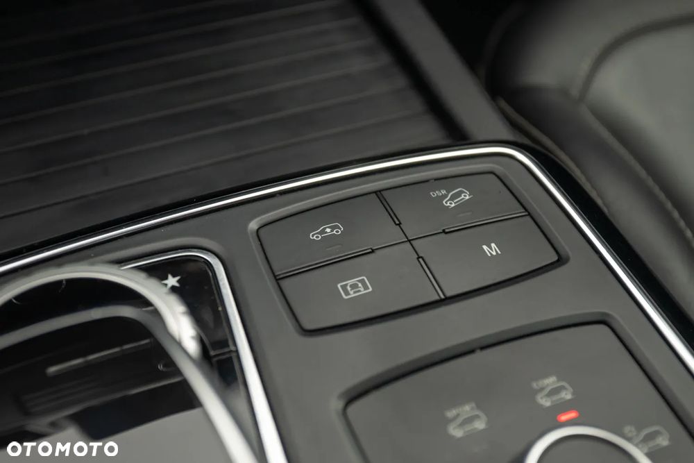 Mercedes-Benz GLE - 28