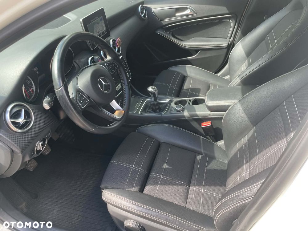 Mercedes-Benz Klasa A 180 d Activity Edition - 13