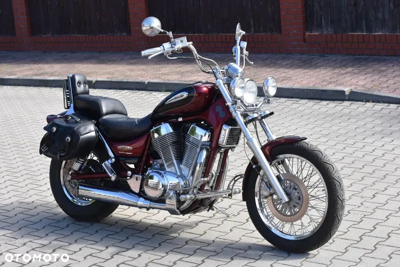Suzuki Intruder - 3