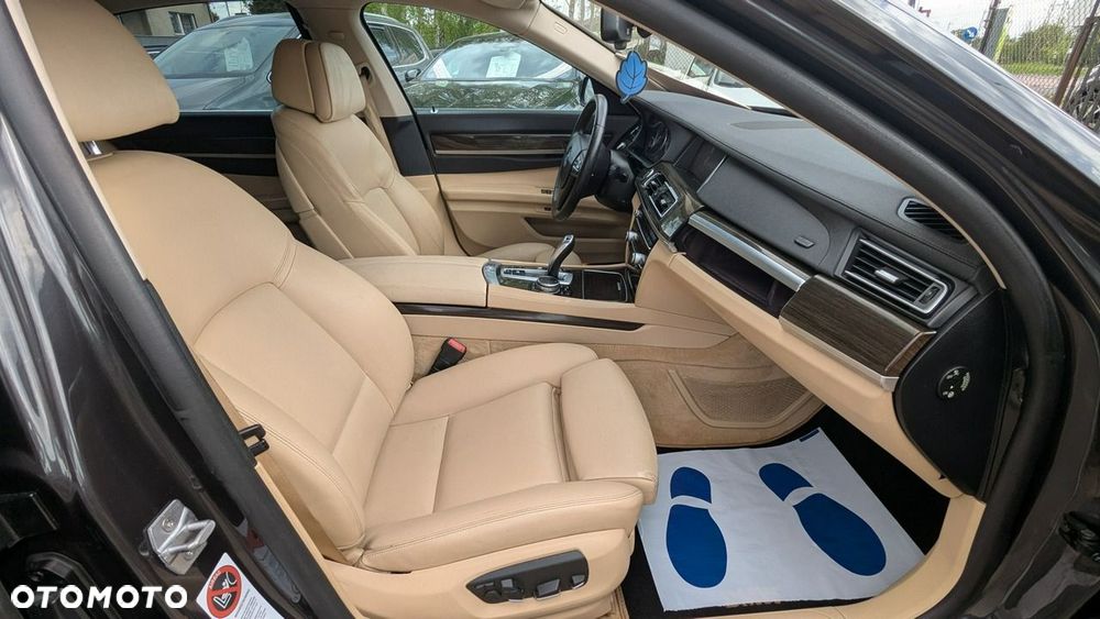 BMW Seria 7 730d Edition Exclusive - 17