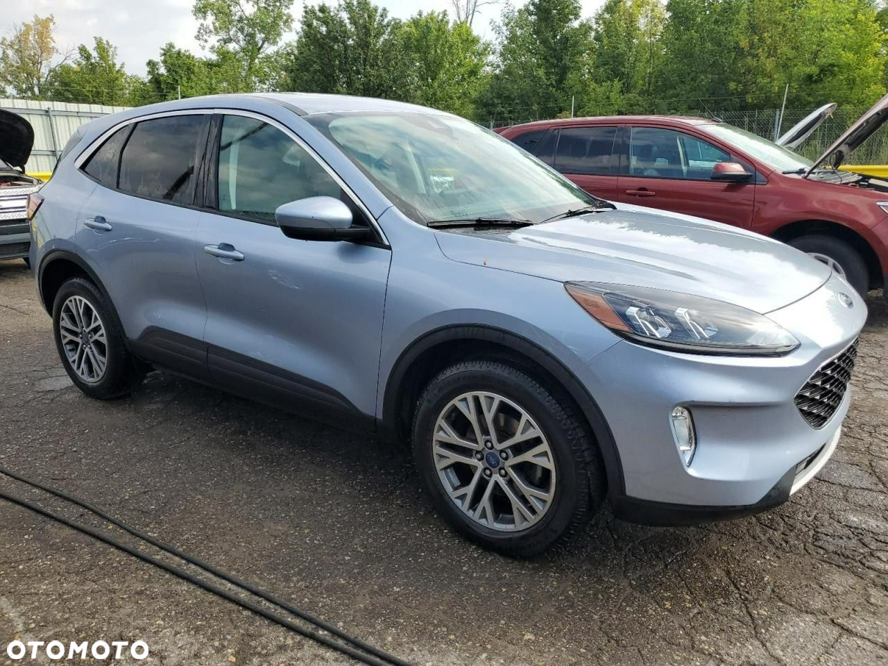 Ford Kuga - 4