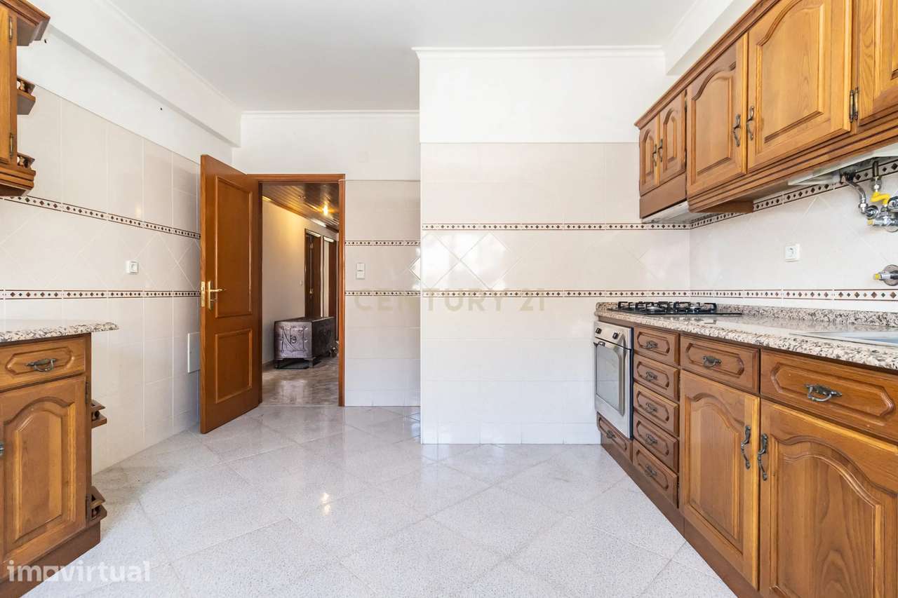 APARTAMENTO T2 COM SUITE E PARQUEAMENTO NO SEIXAL | ARRENDAMENTO DE LO - Grande imagem: 5/33