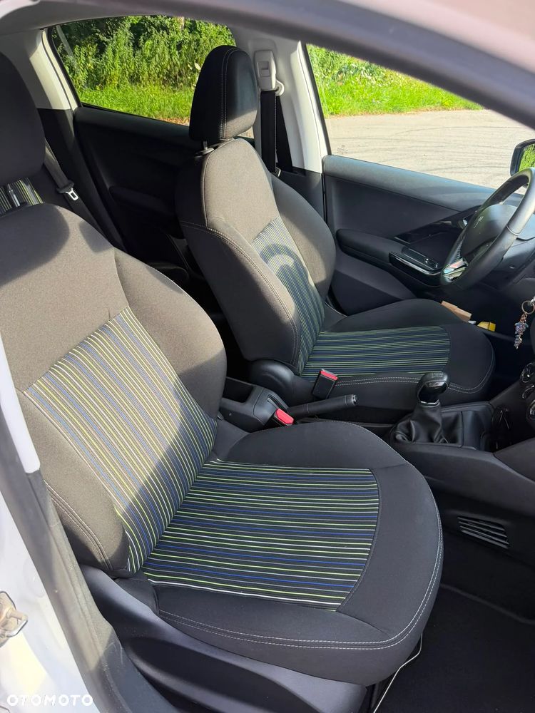 Peugeot 208 1.2 PureTech GPF Signature S&S - 22