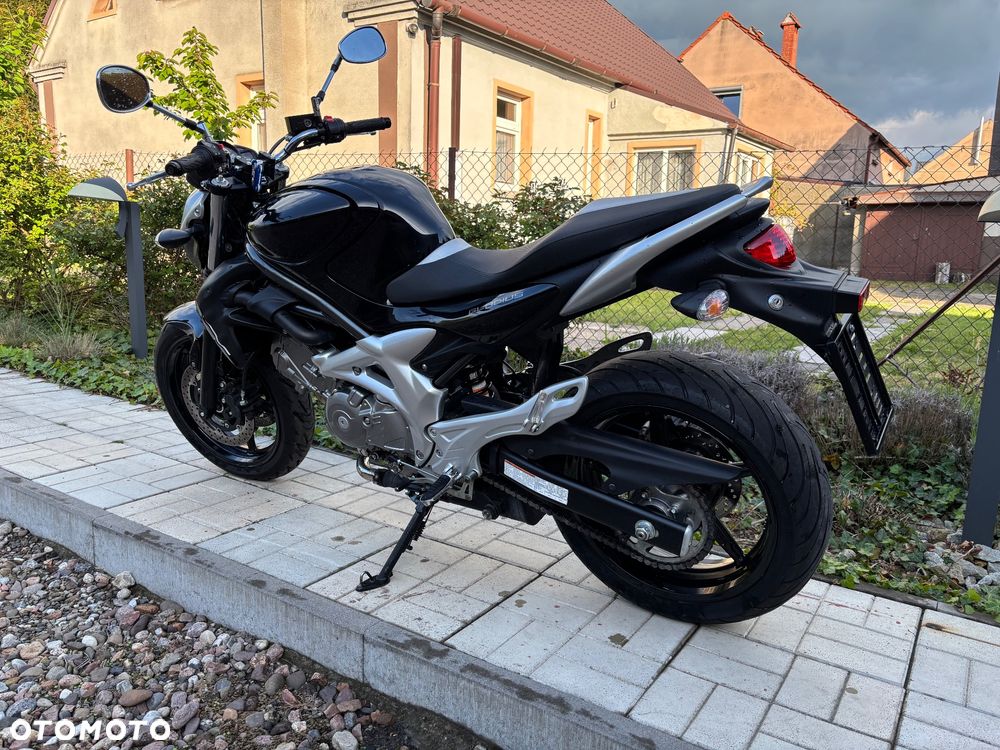 Suzuki Gladius - 3