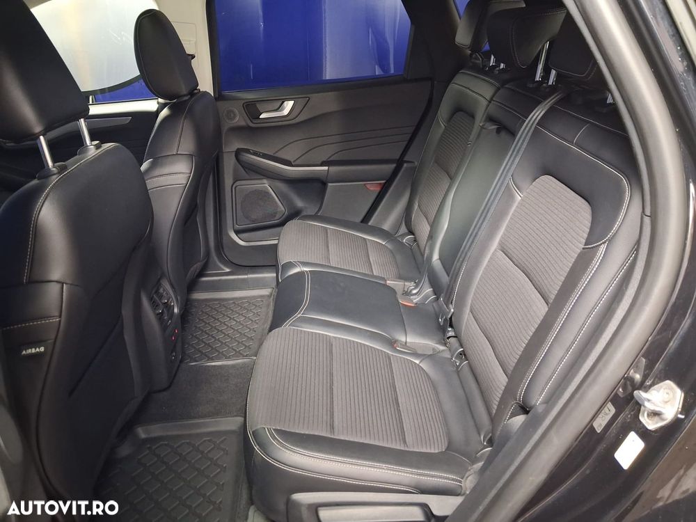 Ford Kuga - 28