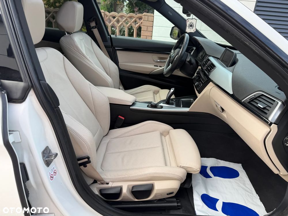 BMW 3GT 330i xDrive M Sport - 13