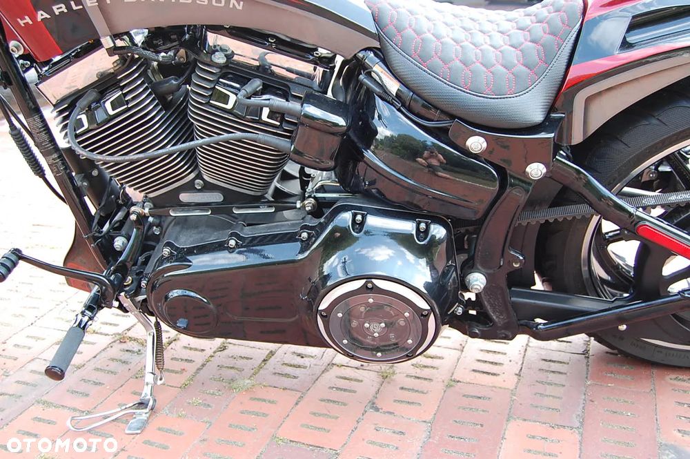 Harley-Davidson FXSB Breakout - 11