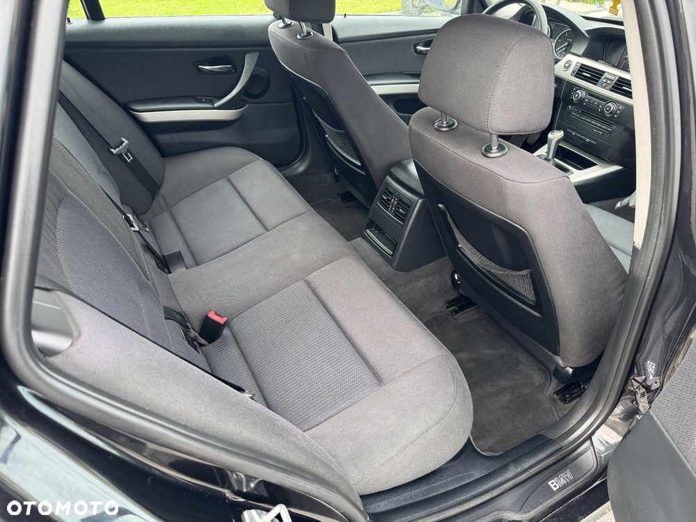 BMW Seria 3 318d - 27