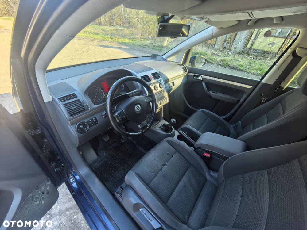 Volkswagen Touran 1.4 TSI STYLE - 21