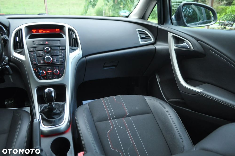 Opel Astra 1.4 Turbo 150 Jahre - 23