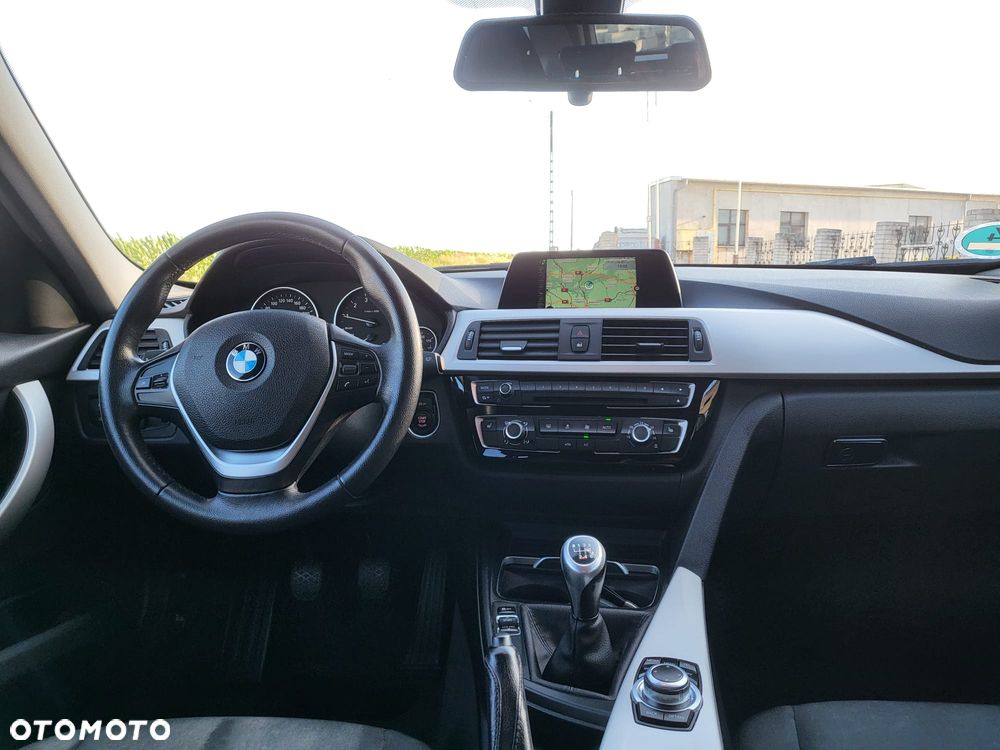 BMW Seria 3 318i Edition Luxury Line Purity - 15