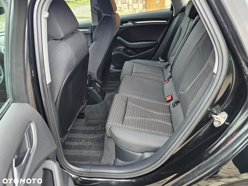 Audi A3 Sportback 2.0 TDI Ambiente - 16